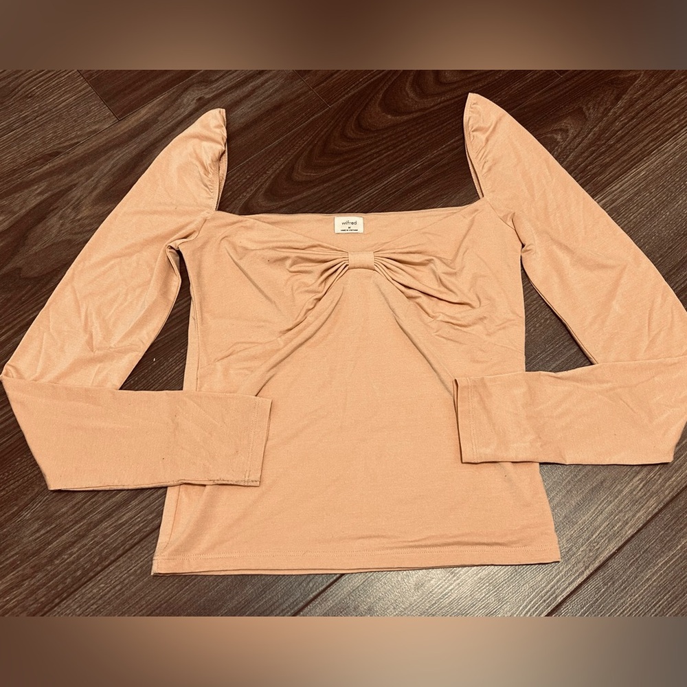 Aritzia (Wilfred) Beige shirt